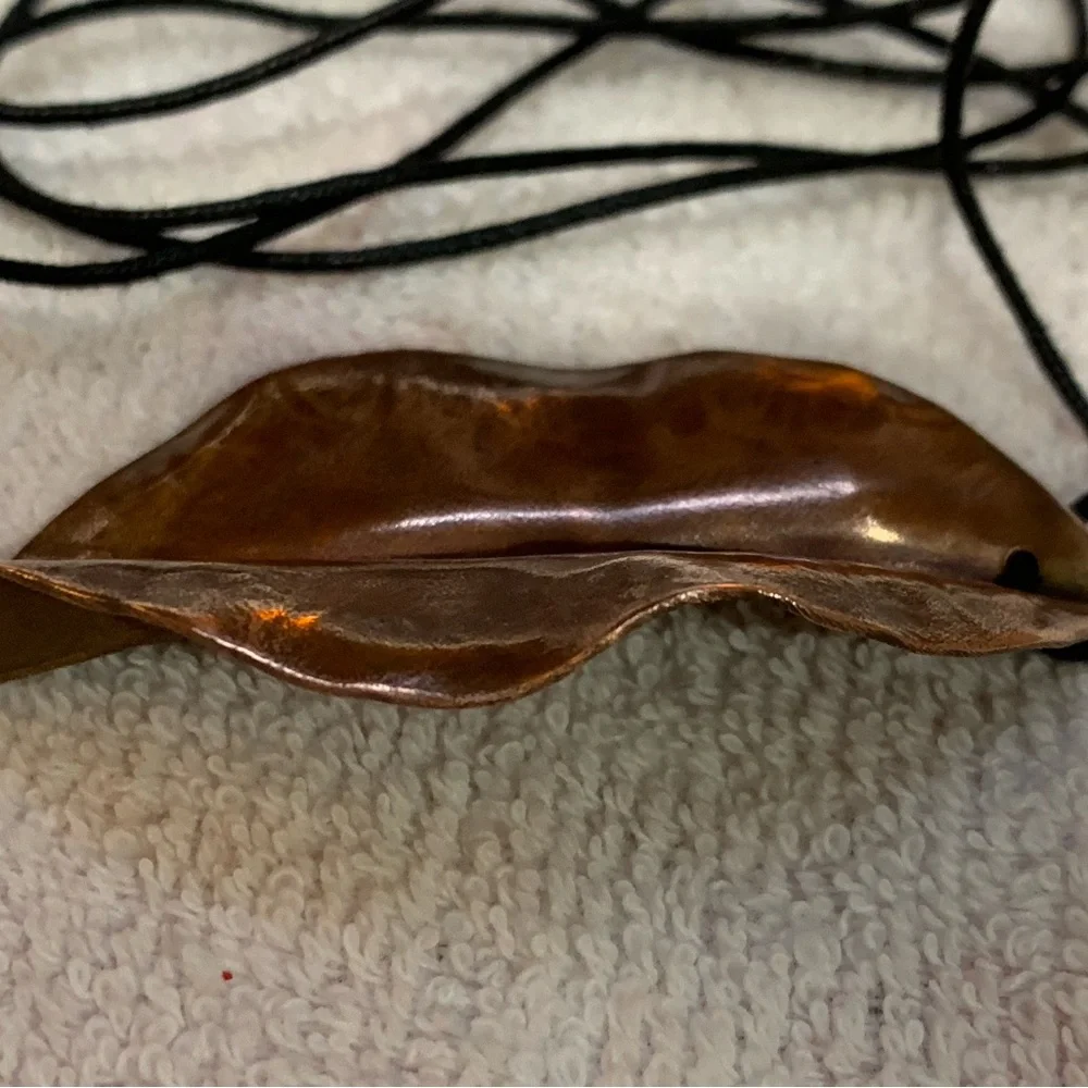Georgia O’Keefe inspired Copper Leaf Pendant Necklace - Picture 6 of 9